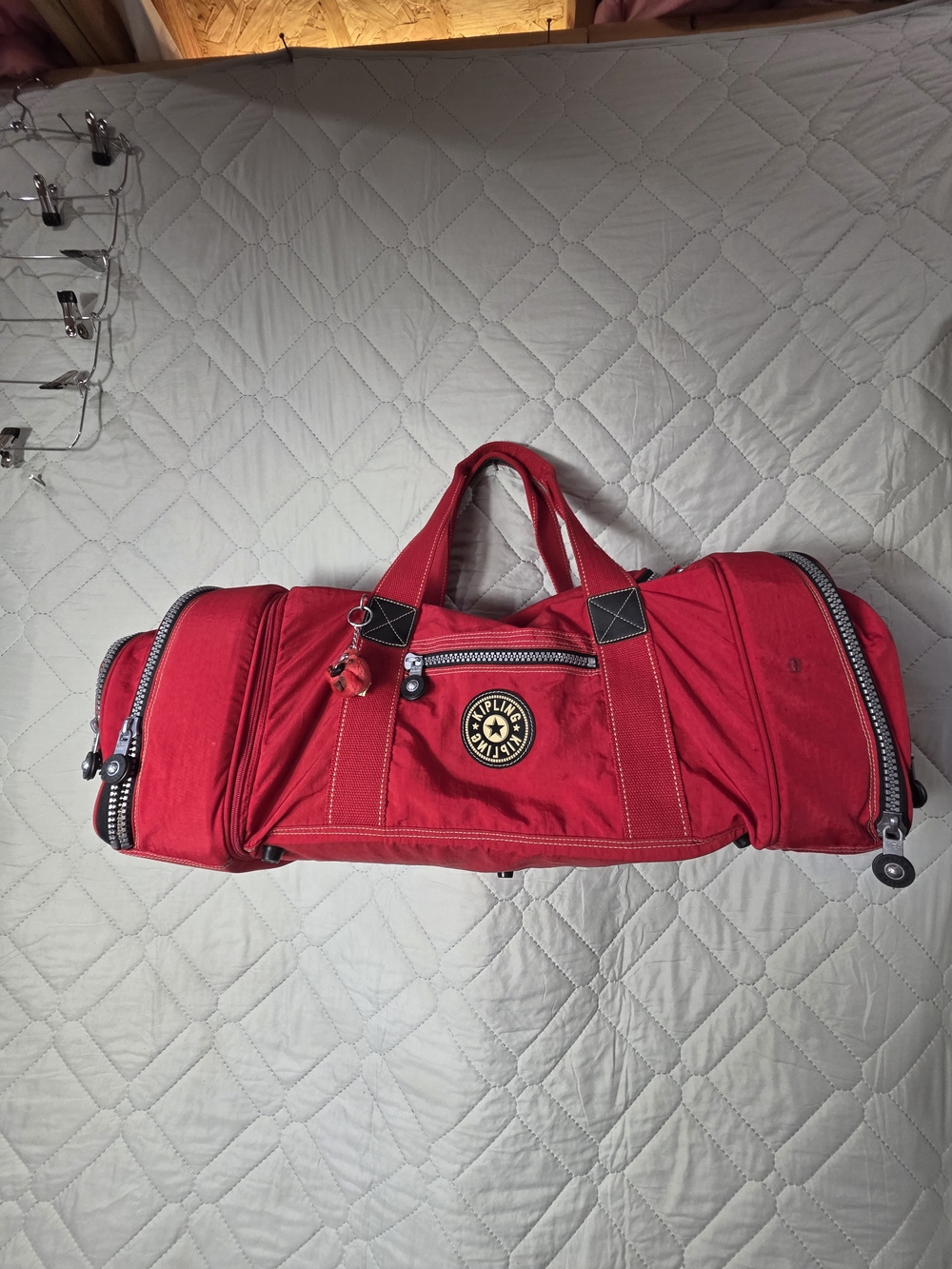 KIPLING VINTAGE LARGE RED CARRY ON DUFFLE & CROSSBODY BAG